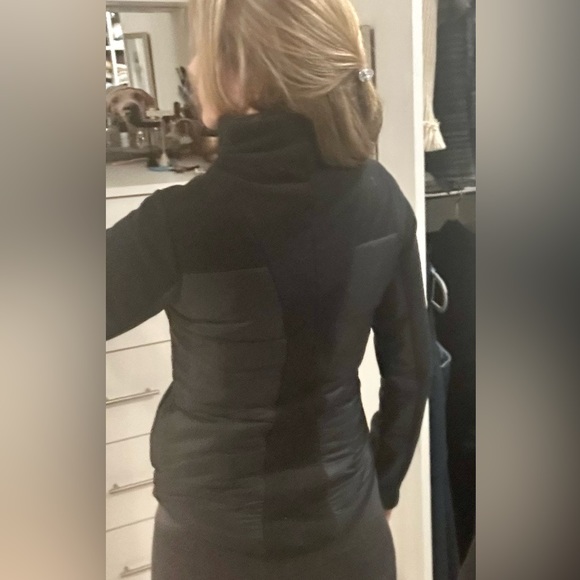 Lulu lemon athletic jacket - Picture 4 of 5
